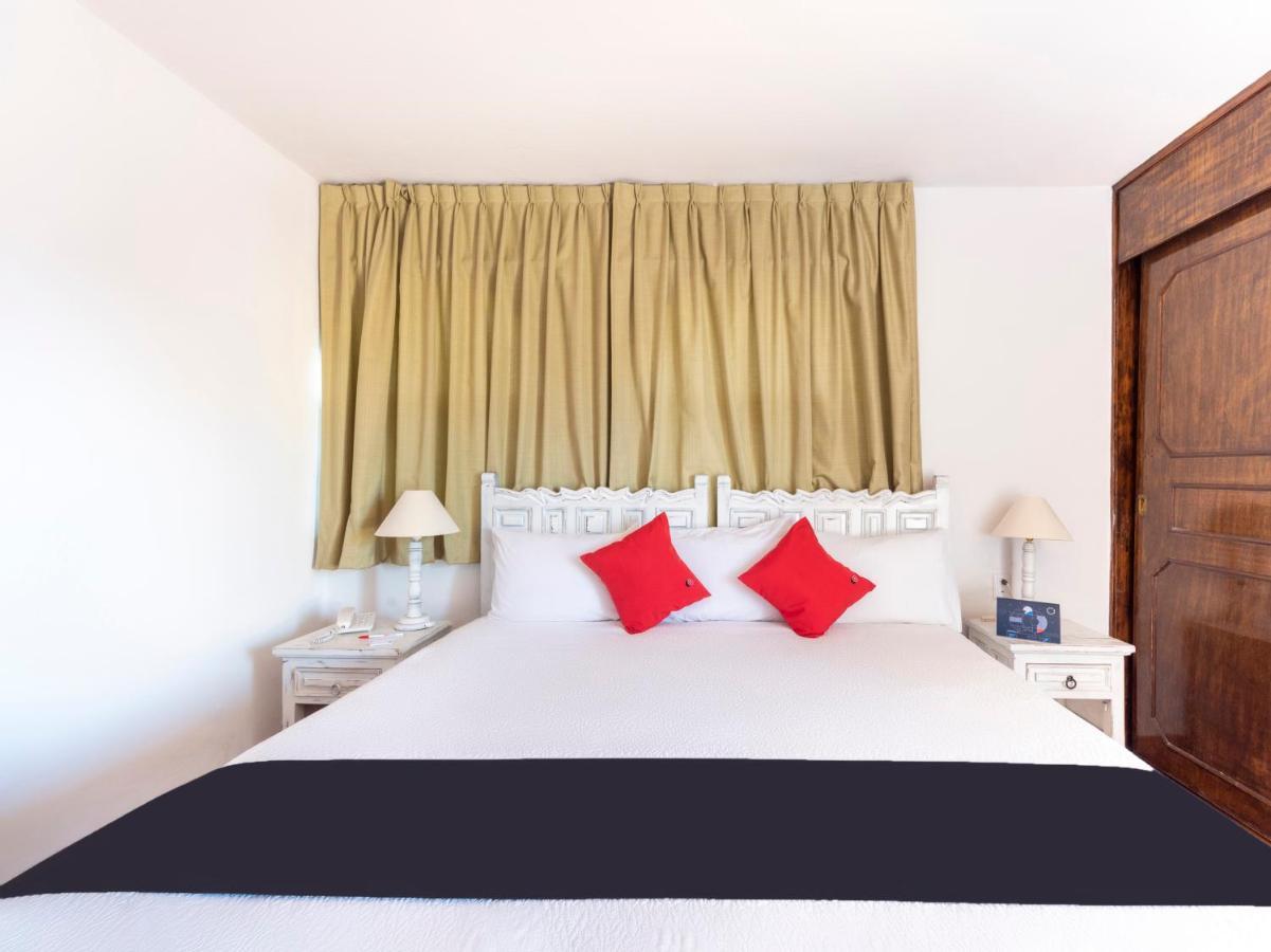 Suites Internacional Zapopan Bagian luar foto