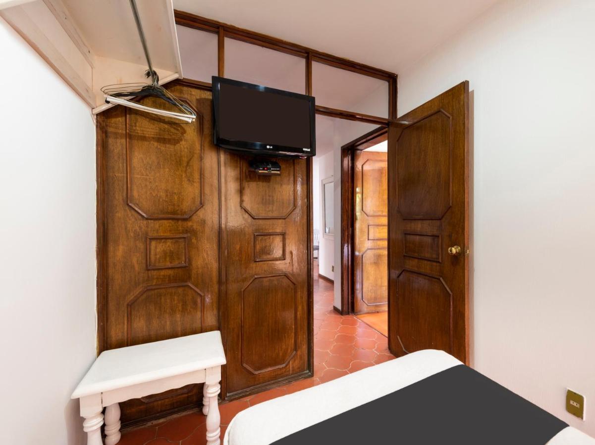 Suites Internacional Zapopan Bagian luar foto