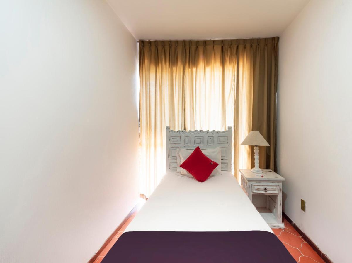 Suites Internacional Zapopan Bagian luar foto