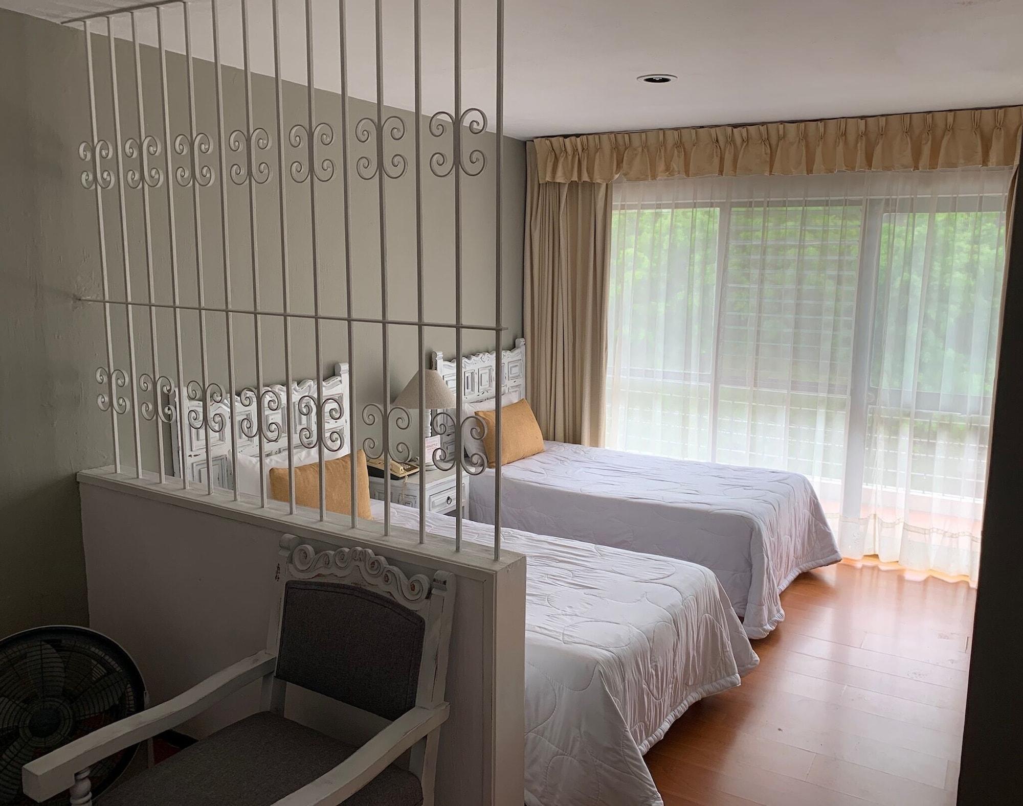 Suites Internacional Zapopan Bagian luar foto