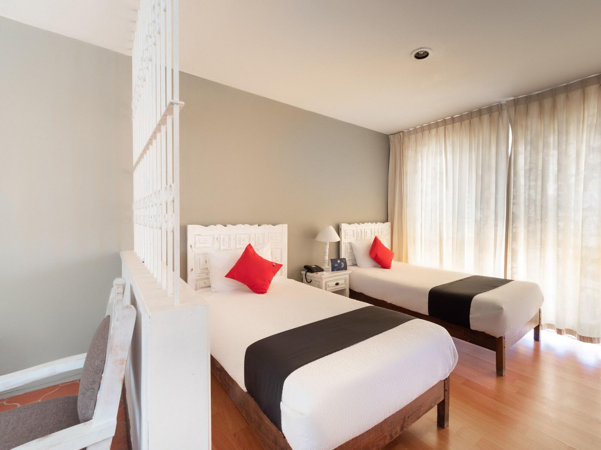 Suites Internacional Zapopan Bagian luar foto