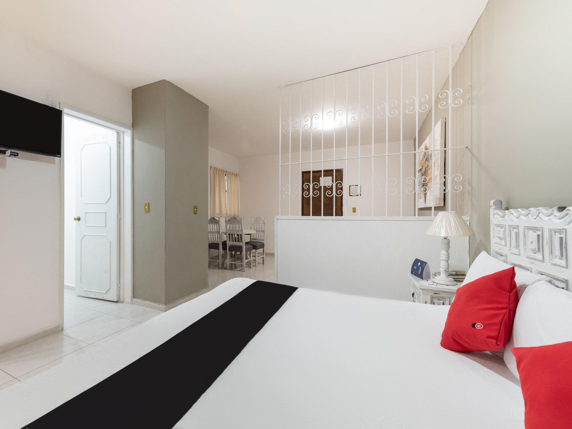 Suites Internacional Zapopan Bagian luar foto