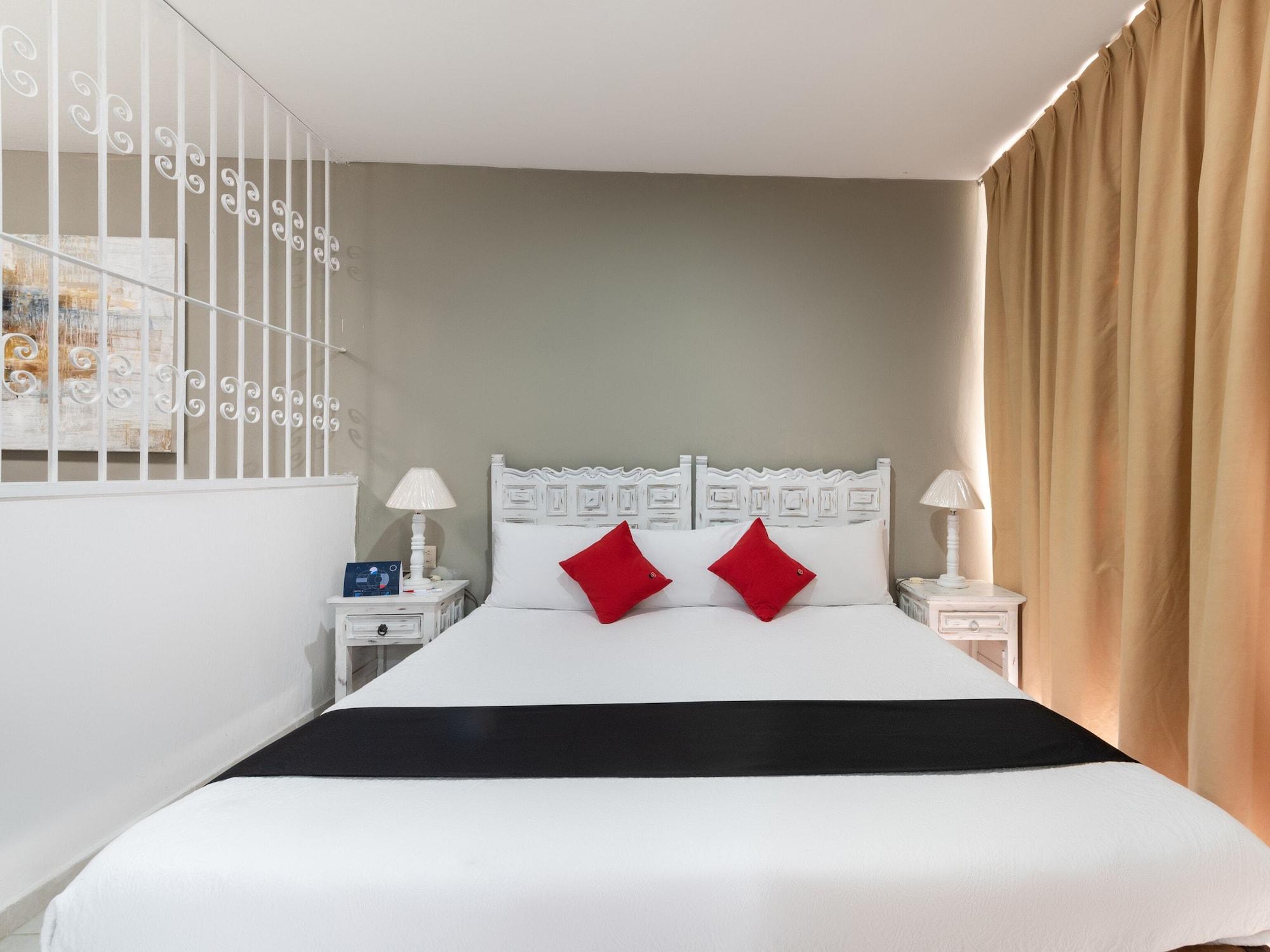 Suites Internacional Zapopan Bagian luar foto