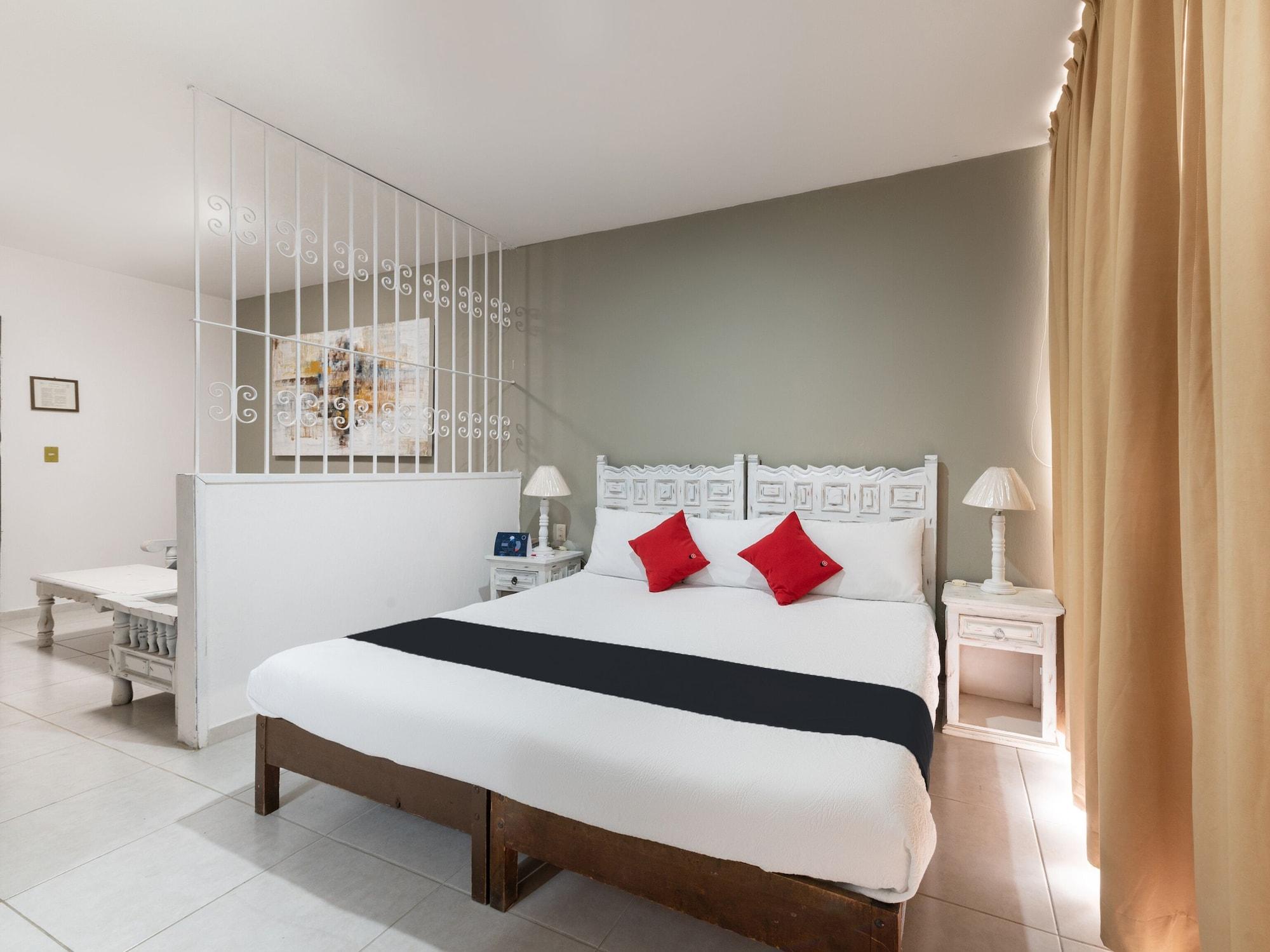 Suites Internacional Zapopan Bagian luar foto