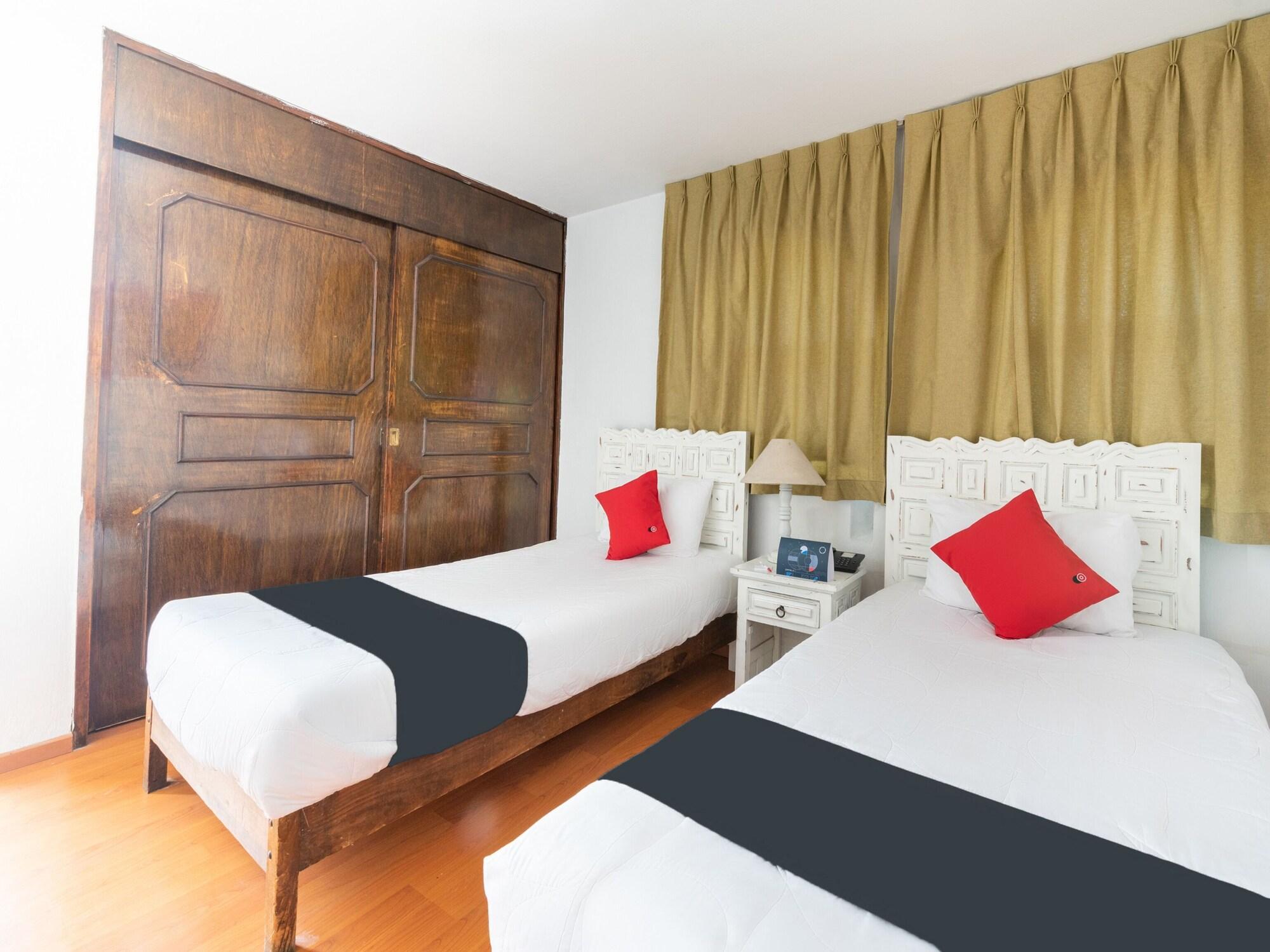 Suites Internacional Zapopan Bagian luar foto