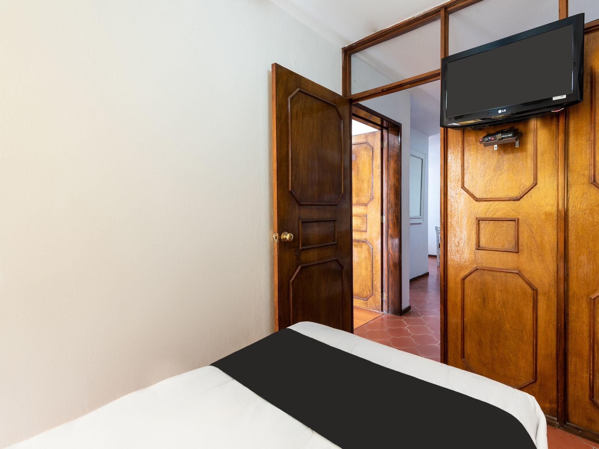 Suites Internacional Zapopan Bagian luar foto