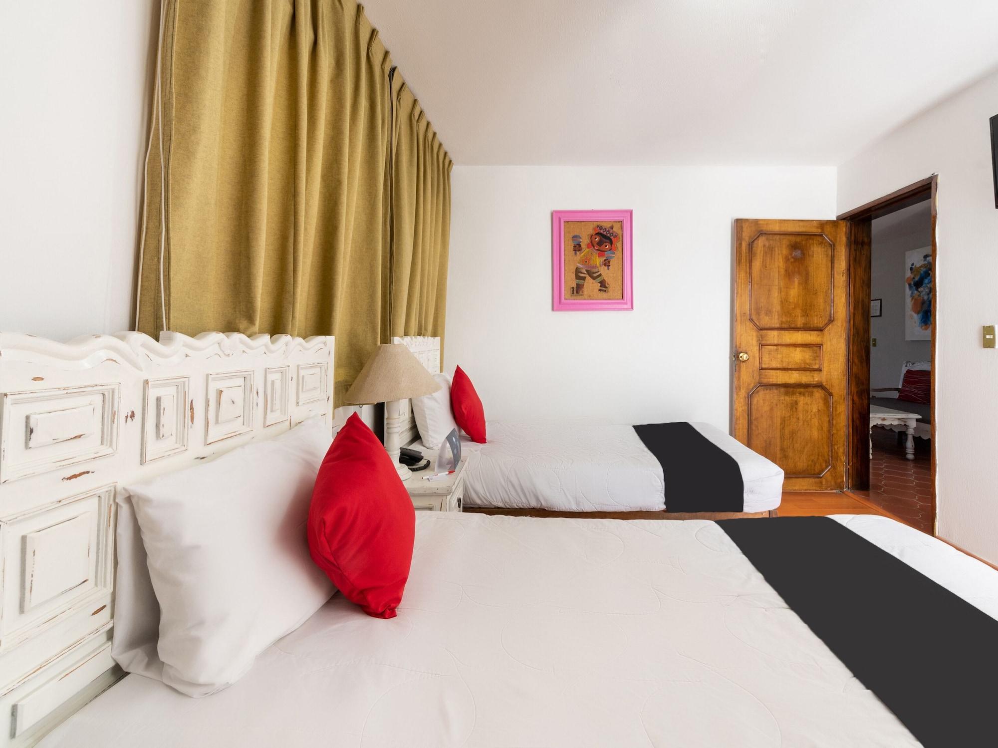 Suites Internacional Zapopan Bagian luar foto