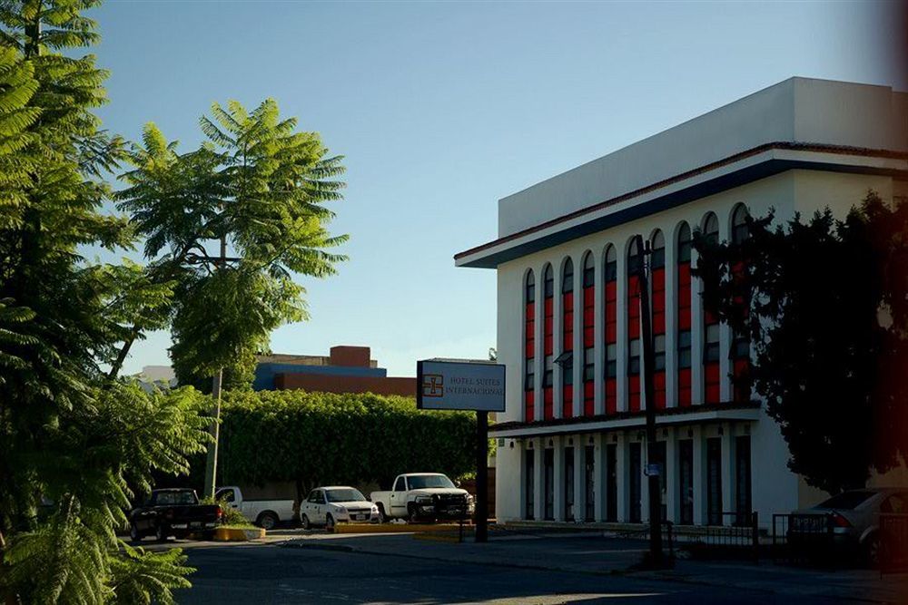 Suites Internacional Zapopan Bagian luar foto