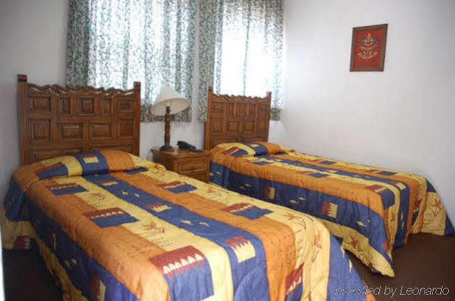 Suites Internacional Zapopan Bagian luar foto